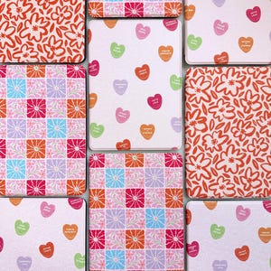 Estuche para Kindle "Book Trope Conversation Hearts": regalo para el lector imagen 4