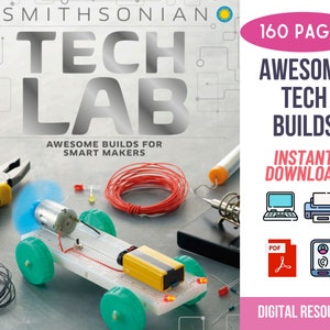 以下が含まれることがあります： 「テックラボ：スマートメーカーのための素晴らしいビルド」というタイトルの書籍の表紙で、回路基板、ワイヤー、モーターでできた小型電気自動車の写真が掲載されています。本の表紙はピンクと白で、「160ページ」と「素晴らしいテクノロジービルド」というテキストが大きく太字で書かれています。本の表紙には、コンピューター、プリンター、PDFファイル、スマートフォンのアイコンも含まれています。
