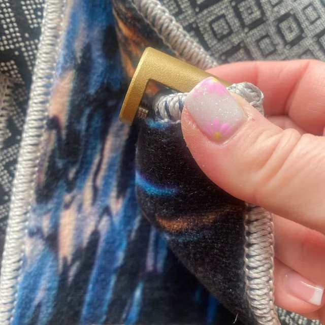 Discreet Tapestry Wall Hanging Kit Gold Tapestry Hanger Metal Rug ...