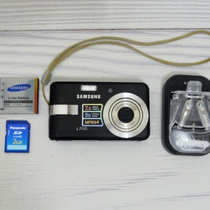 Samsung L700 7.0 MP Digital Camera Black TESTED + Battery - SD card