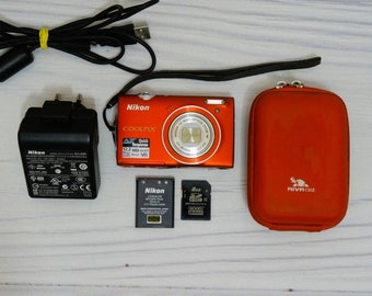 Nikon COOLPIX S5100 RED Boxed Great Condition 12.2 MP Compact Digital Camera