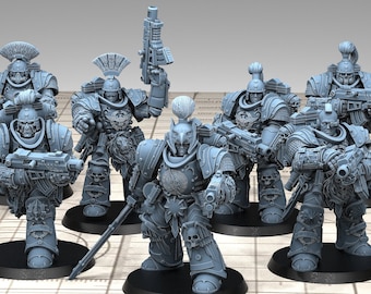 Könnte beinhalten: Ein Set aus sieben grauen Plastik-Miniaturfiguren von Weltraumkriegern, die Rüstungen tragen und Waffen halten. Die Figuren sind in verschiedenen Action-Posen dargestellt.