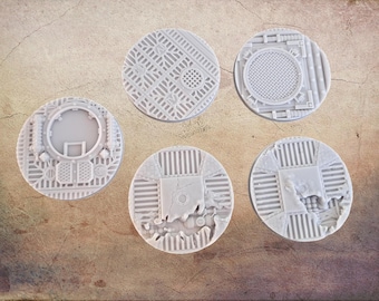 40mm base 1.( 5x supplied).