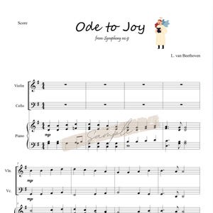 Könnte beinhalten: Eine Notenpartitur für "Ode an die Freude" aus der Symphonie Nr. 9 von L. van Beethoven. Die Partitur enthält Partien für Violine, Cello und Klavier.