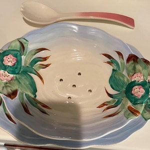 Clarice Cliff beautifully hand painted Berry Bowl with Plate NewPort Pottery England Excellent Condition