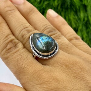Natural labradorite ring, Sterling Silver ring, cocktail ring, alternative engagement ring, labradorite jewelry, 925 Silver jewellery, boho