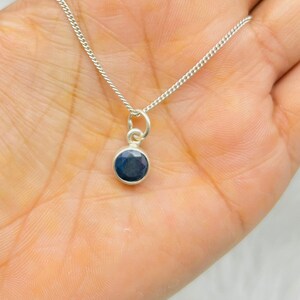 Blauwe saffier hanger 925 sterling zilveren hanger blauwe saffier edelsteen hanger handgemaakte zilveren blauwe saffier sieraden cadeau voor haar moeder