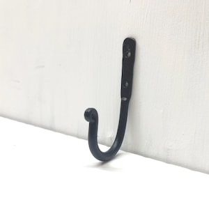 黒の錬鉄製フック – カーテン、洋服などに最適な素朴な壁掛けフック