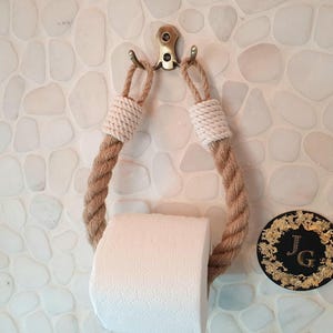 Porta carta igienica..Accessori per il bagno..Corda di juta e gancio in metallo (scelta del colore)..Stile nautico..Arredamento rustico..Porta asciugamani.