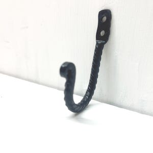 黒の錬鉄製フック – カーテン、洋服などに最適な頑丈な素朴な壁掛けフック
