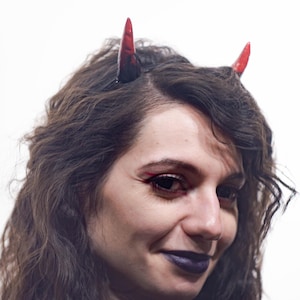 Kleine Teufelshörner, Teufelshörner Stirnband für Halloween, Rote Teufelshörner, Realistische Fantasy Cosplay Hörner