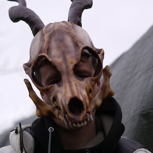Realistic Fox Skull Mask with Antler Horns – 3D-Printed PETG Helmet for Cosplay, LARP & Halloween | Dark Fantasy Costume | Hand-Painted