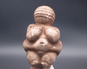 Vênus Paleolítica de Willendorf, Deusa da Fertilidade, Artesanato Tribal Primitivo, Réplica Realista de Museu de Artefato Antigo Autêntico