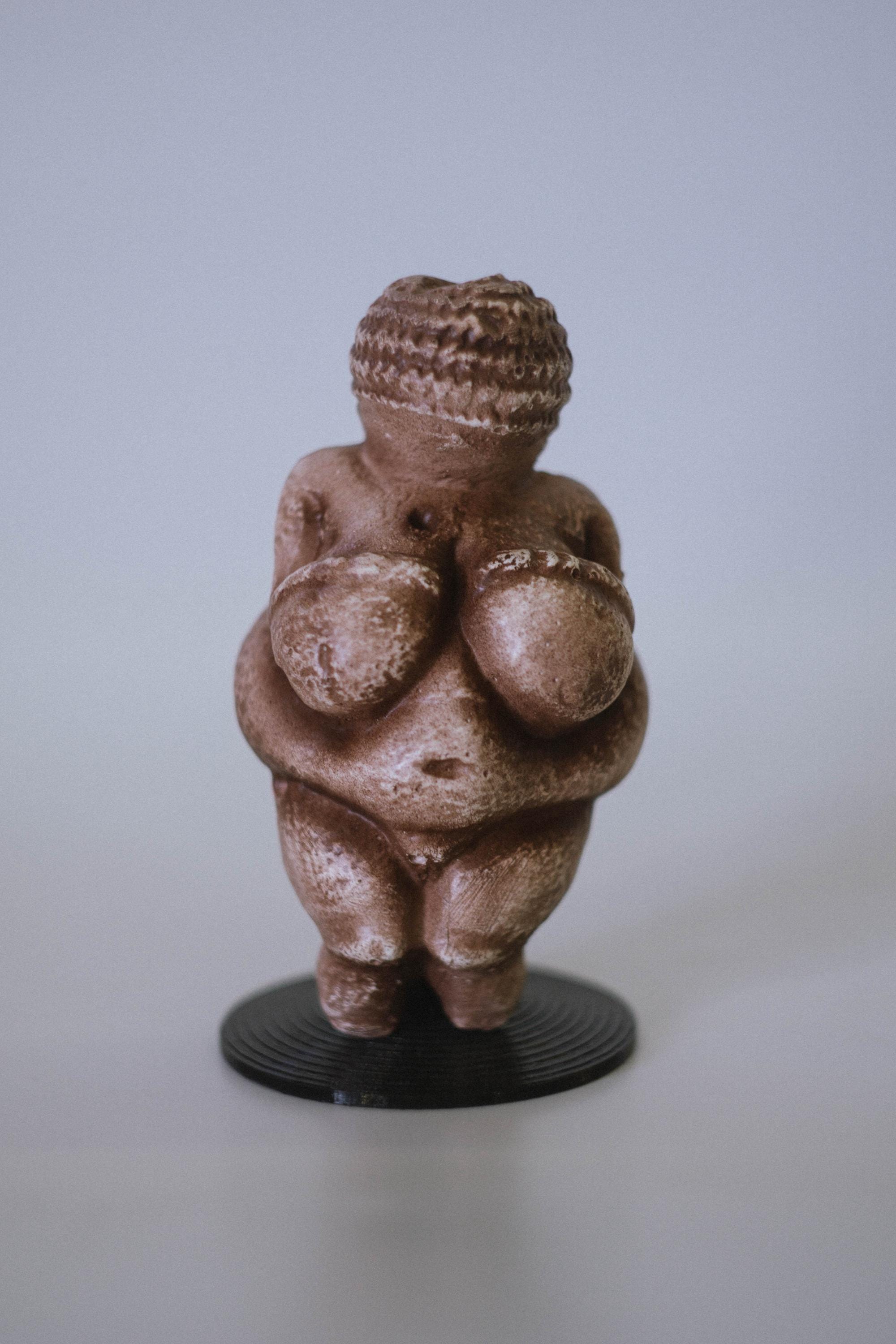 カール・ハゲナウアー　特大ブロンズ像　アフリカ人女性　彫刻　オーストリア　年代物 カール・ハゲナウアー 特大ブロンズ像 アフリカ人女性 彫刻