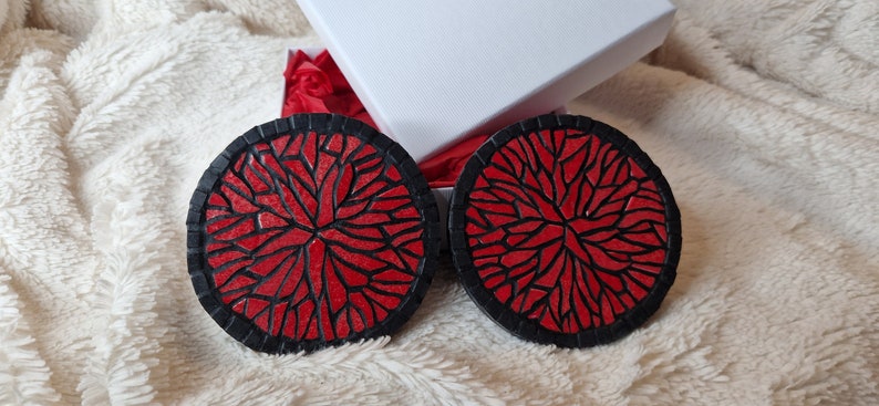 2 red and black mosaic coasters image 2