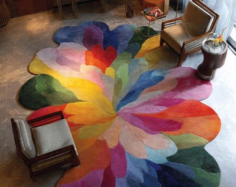 Colorful Petal Rug with Scalloped Edge – Artistic Statement for Modern Living Room Decor