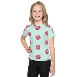 ピンクのバラのミントグリーンのキッズシャツ | ミントグリーンのクルーネックTシャツ | ローズ柄のTシャツ | ローズシャツガールズサイズ2Tからサイズ7