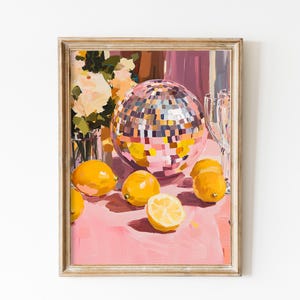 Plakat Mirrorball z cytrynami, Sztuka ścienna z gorącymi różowymi owocami, Sztuka do druku, Dekoracja Disco Ball, Delikatny róż, Preppy Stuff, Dekoracja Y2K Dopamine