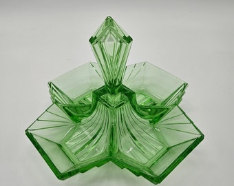 1930er Jahre Indiana Glass Great Pyramid Green Uran Vaseline behandelt Relish Dish