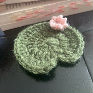 Crochet Lily Pad Coaster: Custom Flower Colors, Nature Home Decor