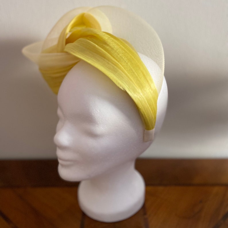 BANANA Seidenknoten Fascinator Headpiece Turban Haarband Seide Abaca Stirnband Weihnachten Hochzeit Party Royal Ascot Hut Wedding Bild 3
