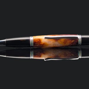 Hand Turned Resin Ballpoint Pen: Gatsby Grande Twist Pen with Chrome Accents