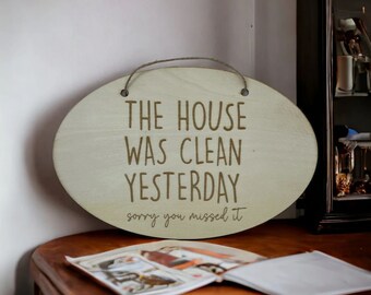 Letrero colgante de madera decorativo grabado con láser personalizado - Casa limpia