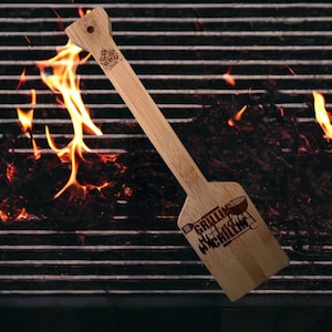 Custom Laser Engraved 18&quot; Bamboo Grill Scraper - Grillin and Chillin