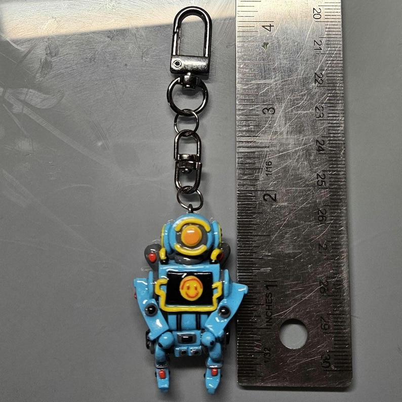 Handmade Apex Legends Mini Figure Polymer Clay Character Keychain Bag Accessory Customizable Charm Gift for Gamers Video Game Gun Charm Pathfinder