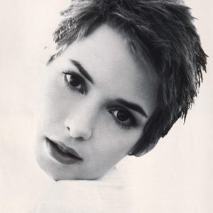 Original Vintage Mini Poster / Magazine Clipping - Winona Ryder (1995 Photo Shoot)