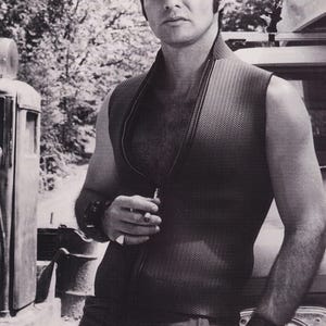 Original Vintage Mini Poster / Magazine Clipping - Burt Reynolds (Deliverence)