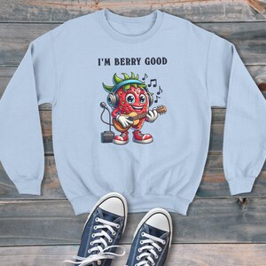 Fresa con guitarra Berry Buena sudadera unisex estilo dibujos animados, suéter gráfico retro, estilo moderno y divertido