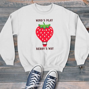 Fresa globo aerostático viento jugar dibujos animados estilo sudadera unisex, suéter gráfico retro, estilo moderno y divertido