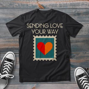 Camiseta de cartero, camiseta con sello vintage que envía amor a tu manera, camiseta de entrega de cartero de moda, el mejor regalo para trabajadores postales