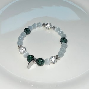 FOCUS: Elegant White Cat&#39;s Eye Crystal Bracelet
