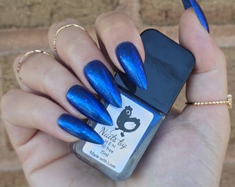 Vernis à ongles bleu fait main Valor & Vision