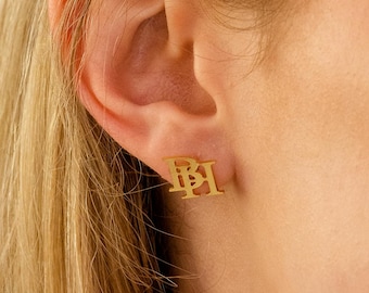 Puces d'oreilles initiales personnalisées, Boucles d'oreilles initiales entrelacées, Boucles d'oreilles personnalisées deux lettres, Boucles d'oreilles prénom, Cadeau d'anniversaire pour elle