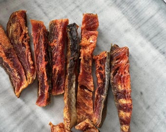 Golosinas para mascotas a base de salmón deshidratado