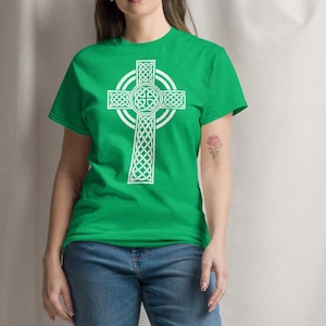 Celtic Cross Classic Fit Tee, Cross T-Shirt, Celtic Tee, Graphic T-Shirt, Vintage Cross Shirt, Christian Gifts, Graphic T-Shirt, Vintage