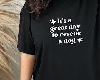 Comfort Colors Rescue Dog Mom T-Shirt: Soft Ring-Spun Cotton Tee