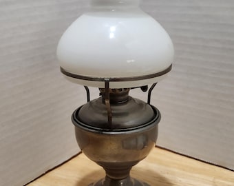 Wonderful working antique sales sample Oil / Kerosene Hurricane Lamp