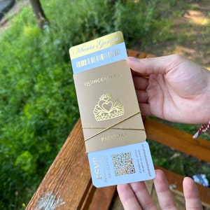 Invito Quinceanera beige con design per passaporto, bellissimo invito per la festa del 15° compleanno, regalo ideale per gli ospiti