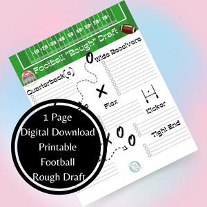 Pode incluir: Uma folha de draft de futebol imprimível com um design de campo de futebol verde e branco. A folha inclui espaços para listar jogadores para cada posição, incluindo quarterback, wide receiver, flex, kicker e tight end.