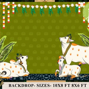 Pode incluir: Um fundo verde com um design estampado que apresenta três vacas brancas com manchas marrons. As vacas são decoradas com joias douradas. O fundo é decorado com grinaldas verdes e flores brancas. O texto "BACKDROP - SIZES - 10X8 FT 8X6 FT" está na parte inferior da imagem.
