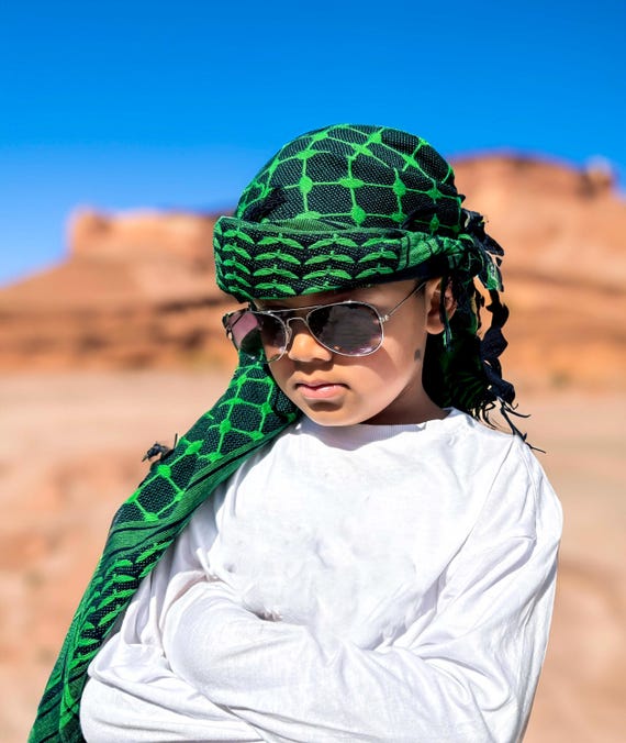 パレスチナ製クーフィーヤ（緑） 緑色のパレスチナのクーフィーヤ・スカーフ | 「アル・クッズ