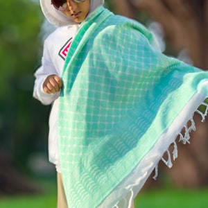 緑色のパレスチナのクーフィーヤ・スカーフ | 「アル・クッズ