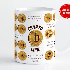 Op de afbeelding: Een witte keramische mok met een gouden ontwerp met verschillende cryptocurrency-munten en motiverende citaten over handelen. De mok heeft een handvat en de tekst "Crypto Life" staat op de voorkant.