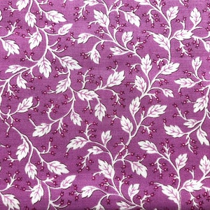 Clothworks Fabric Lavender Gray by Skipping Stones Studio, Lavender Leaf Fabric, Quilting Fabric, Quilt Shop, sewing, Fabric by the Yard