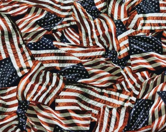 Tessuto con bandiere americane della collezione Path to Freedom di Timeless Treasures, 100% cotone, cucito, trapuntatura, tessuto patriottico