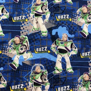 Tessuto con licenza Disney, stampa integrale di Buzz Hero, 100% cotone, per cucito, patchwork, Springs Creative, Toy Story